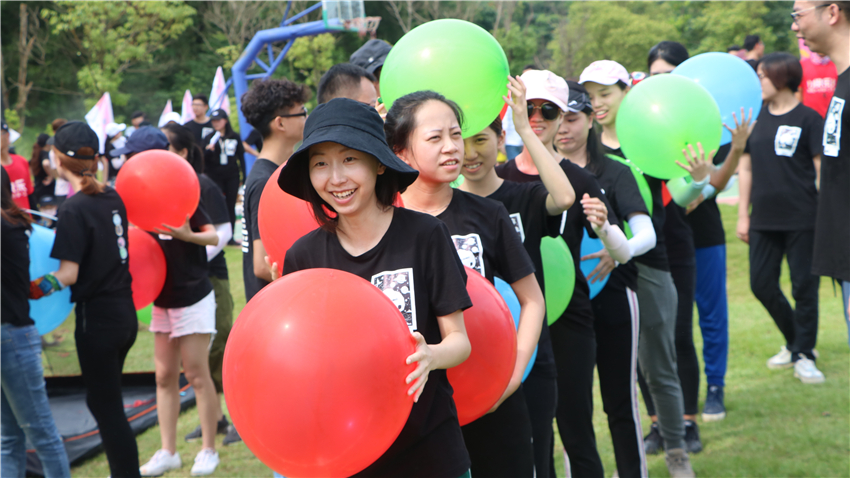 碧捷潔凈科技有限公司第一界成功人士彩跑“放肆美好，放肆好”活動