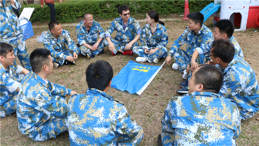 簡(jiǎn)派照明團(tuán)隊(duì)拓展訓(xùn)練活動(dòng)取得圓滿成功