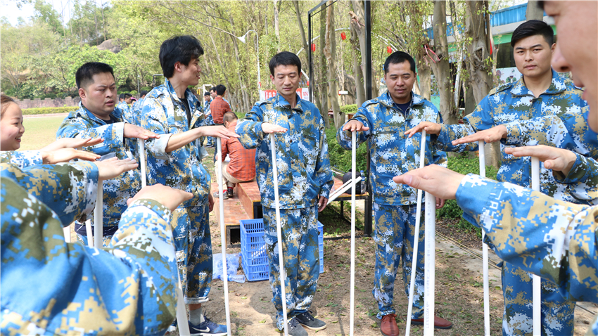 簡(jiǎn)派照明團(tuán)隊(duì)拓展訓(xùn)練活動(dòng)取得圓滿成功