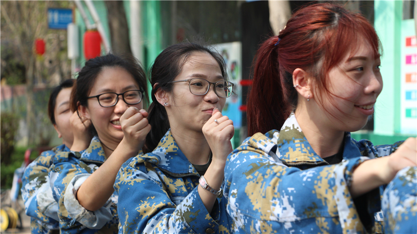 童學(xué)會(huì)藝術(shù)江門色色環(huán)球影城拓展基地成功舉辦團(tuán)隊(duì)?wèi)敉馔卣够顒?dòng)